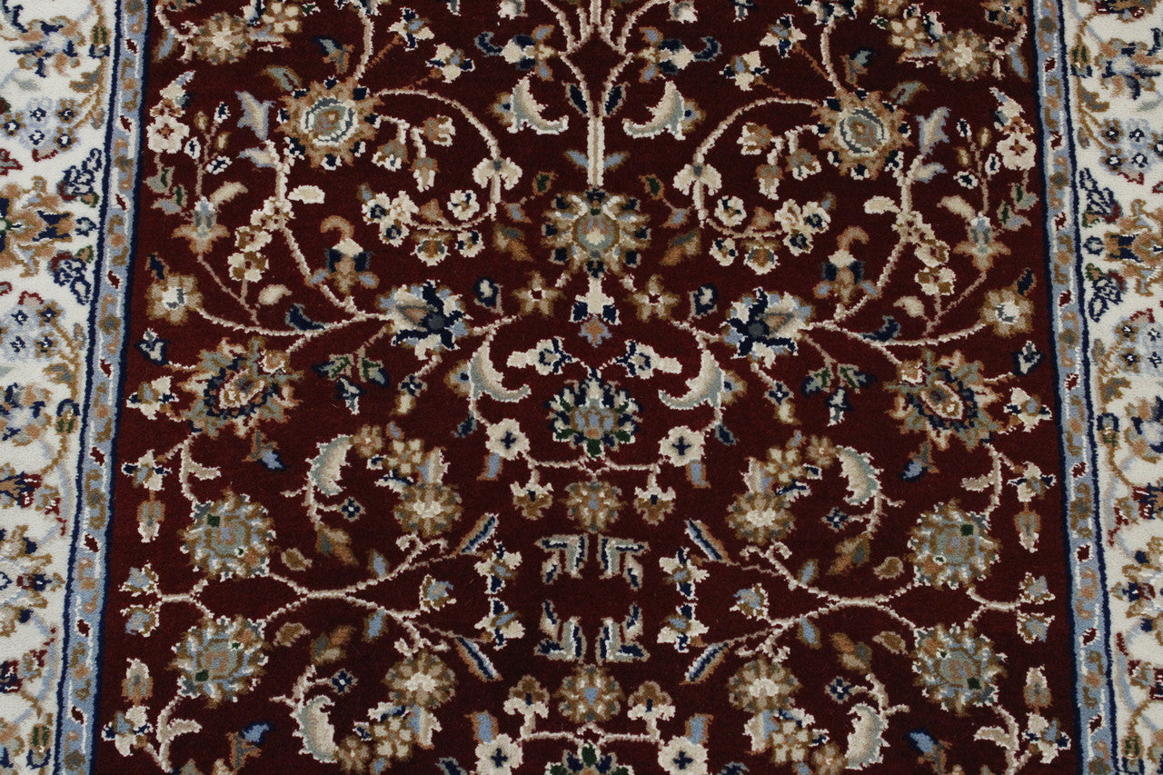 Traditional Fine Nain Design rug border detail