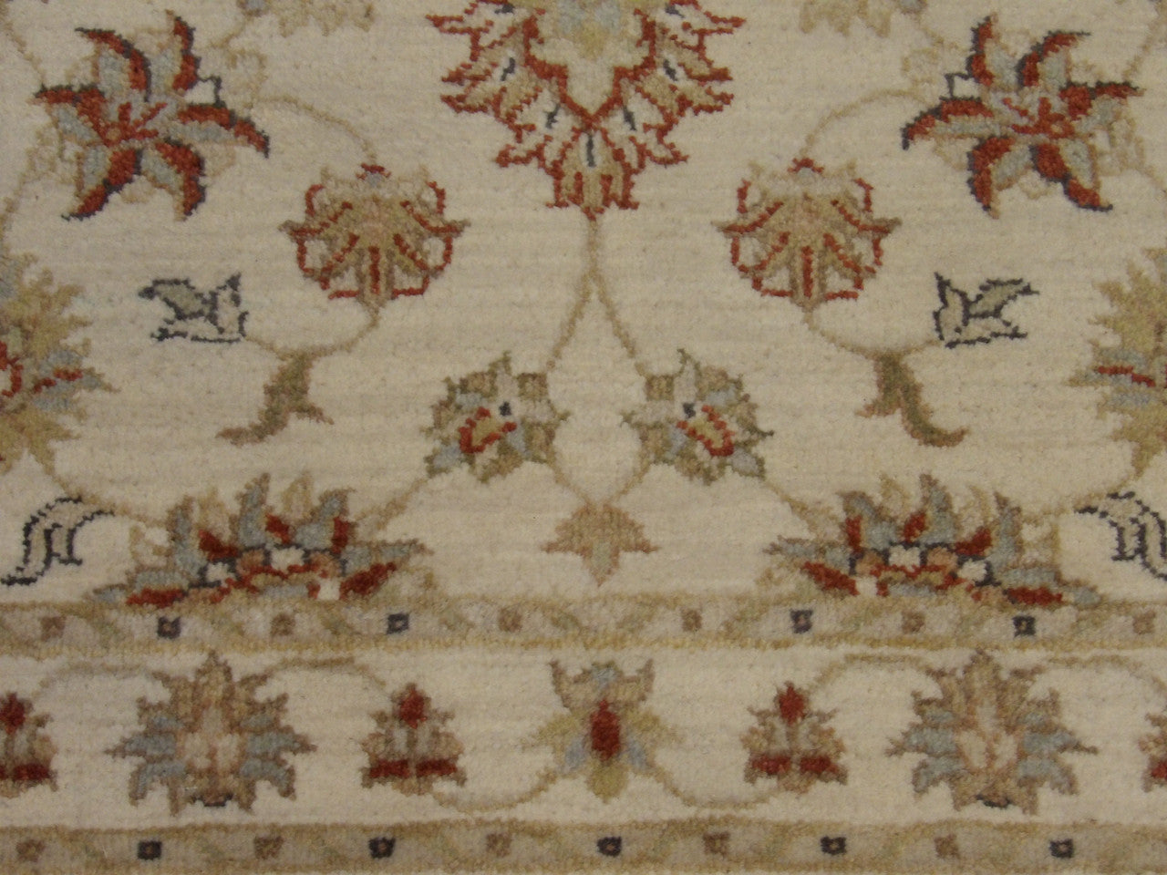 Indo Chobi rug border detail