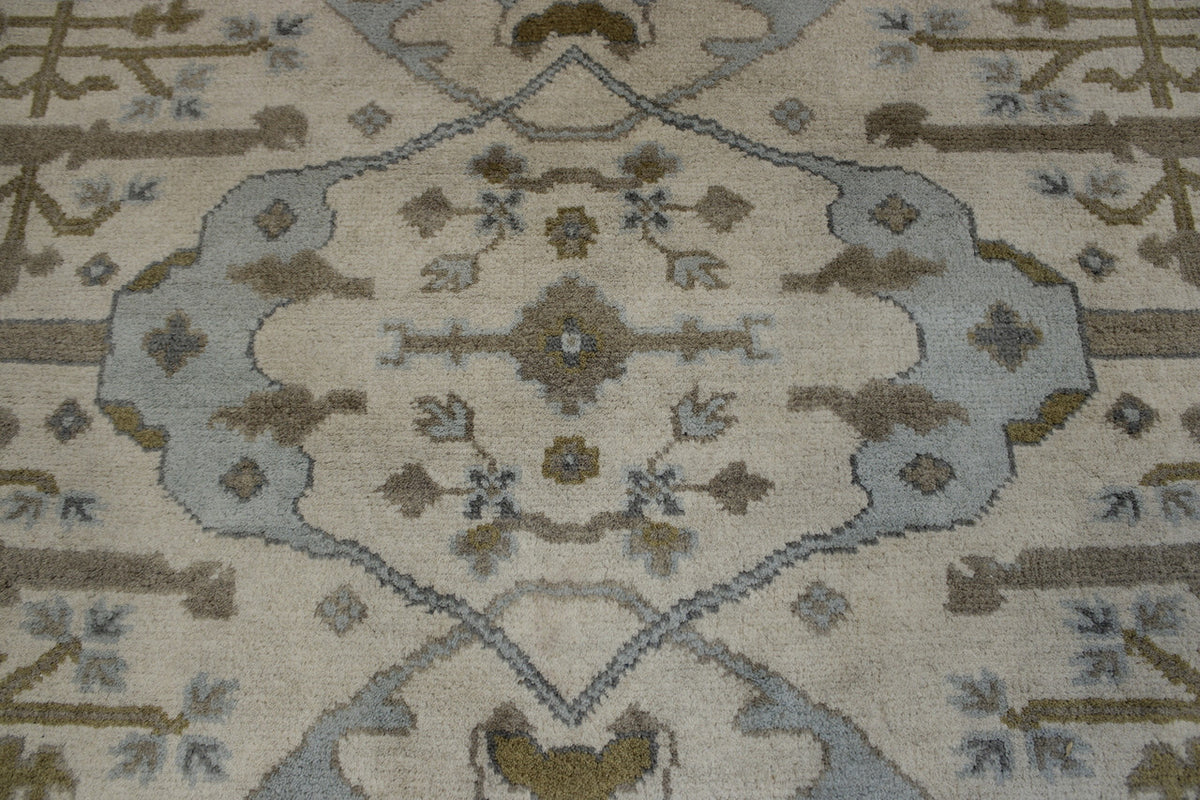 Oushak Indo Ziegler rug corner detail