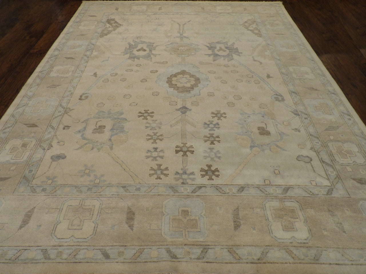Turk Anatolian Oushak Wash rug corner detail