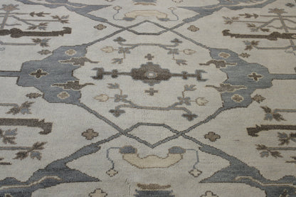 Oushak Ziegler rug border detail