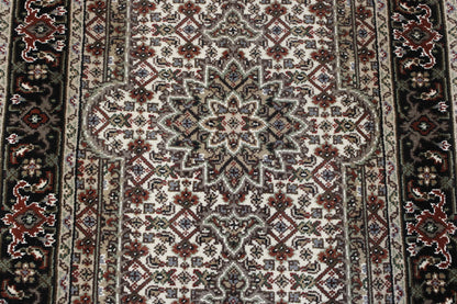 Traditional Indo Qum Wool Hand Knotted 2.7x5.10 -w2363