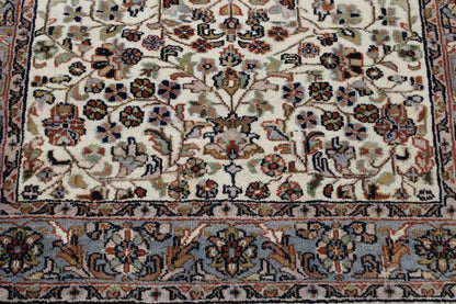 Traditional Heraki Design Wool Hand Knotted Rug 4x6 - w2204