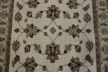 Traditional Indo Agra Chobi rug corner detail