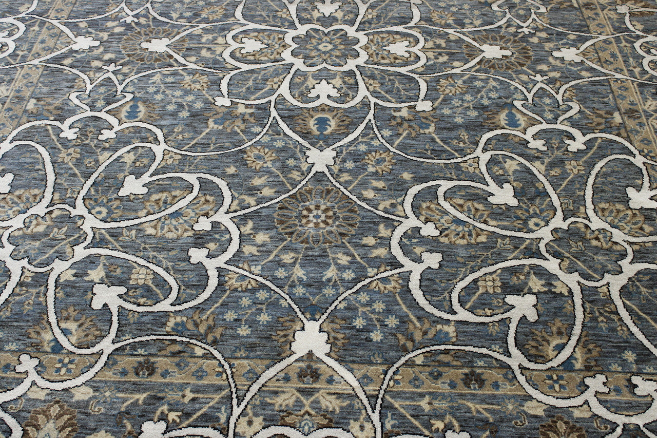 Oushak Indo Agra Chobi rug border detail