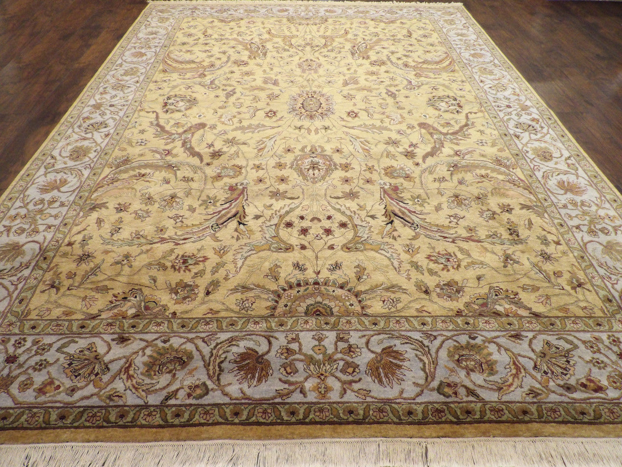 Fine Kashan Tie Dye rug corner detail