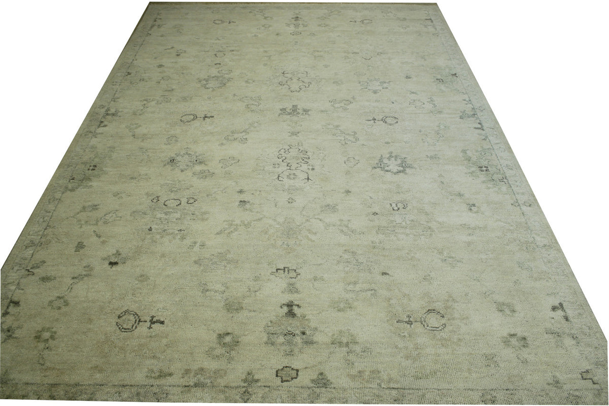 Oushak Ziegler rug border detail
