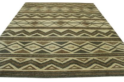 Close-up of wool pile, Green & Beige rug