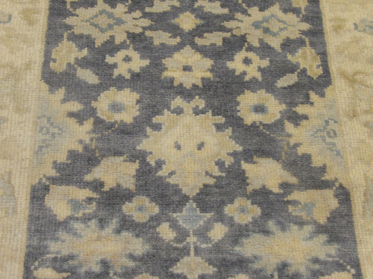 Wash Turk Oushak rug border detail