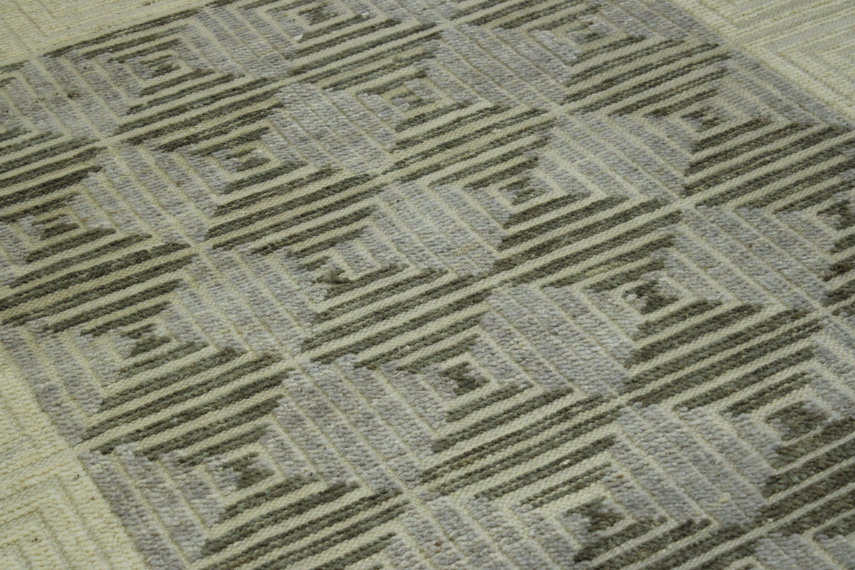 Close-up of wool pile, Gray & Beige rug