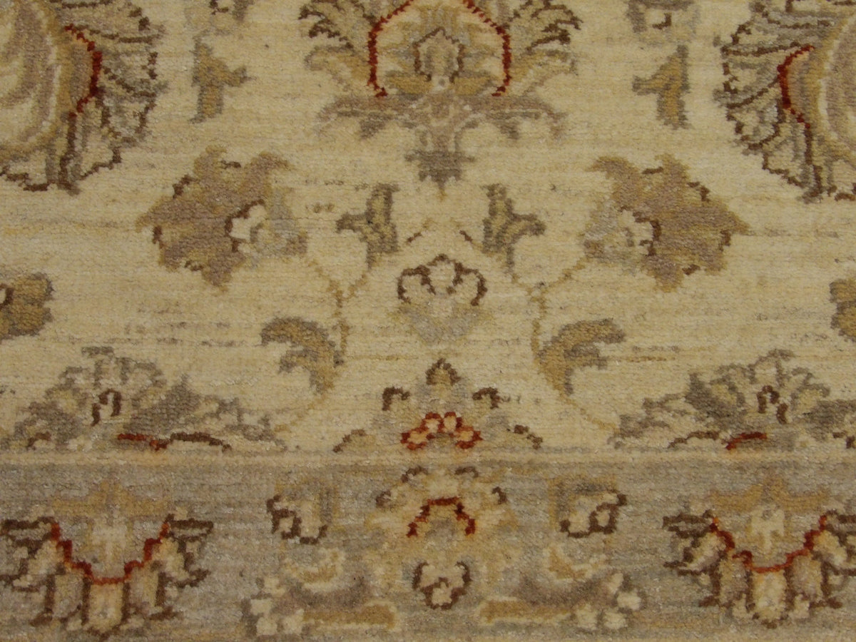 Oushak Chobie rug edge and fringe detail