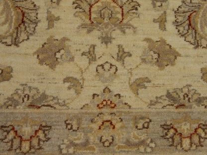 Oushak Chobie rug edge and fringe detail