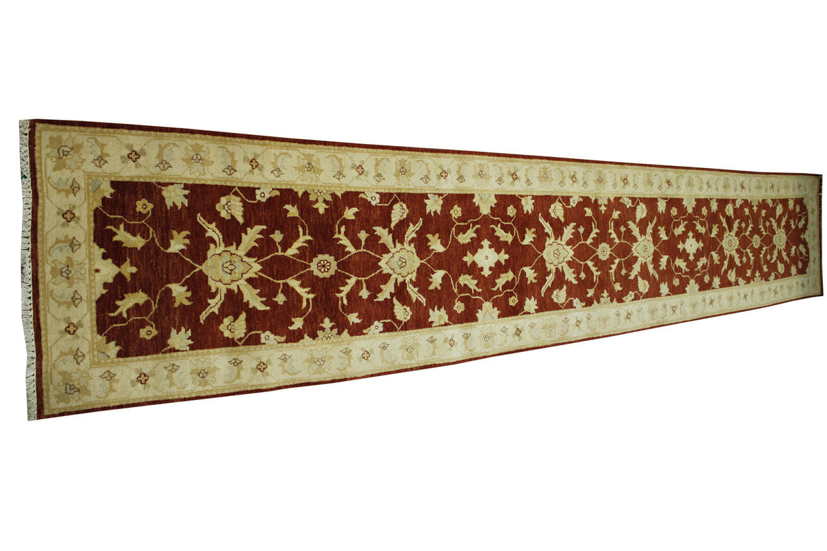 Oushak Chobi rug border detail