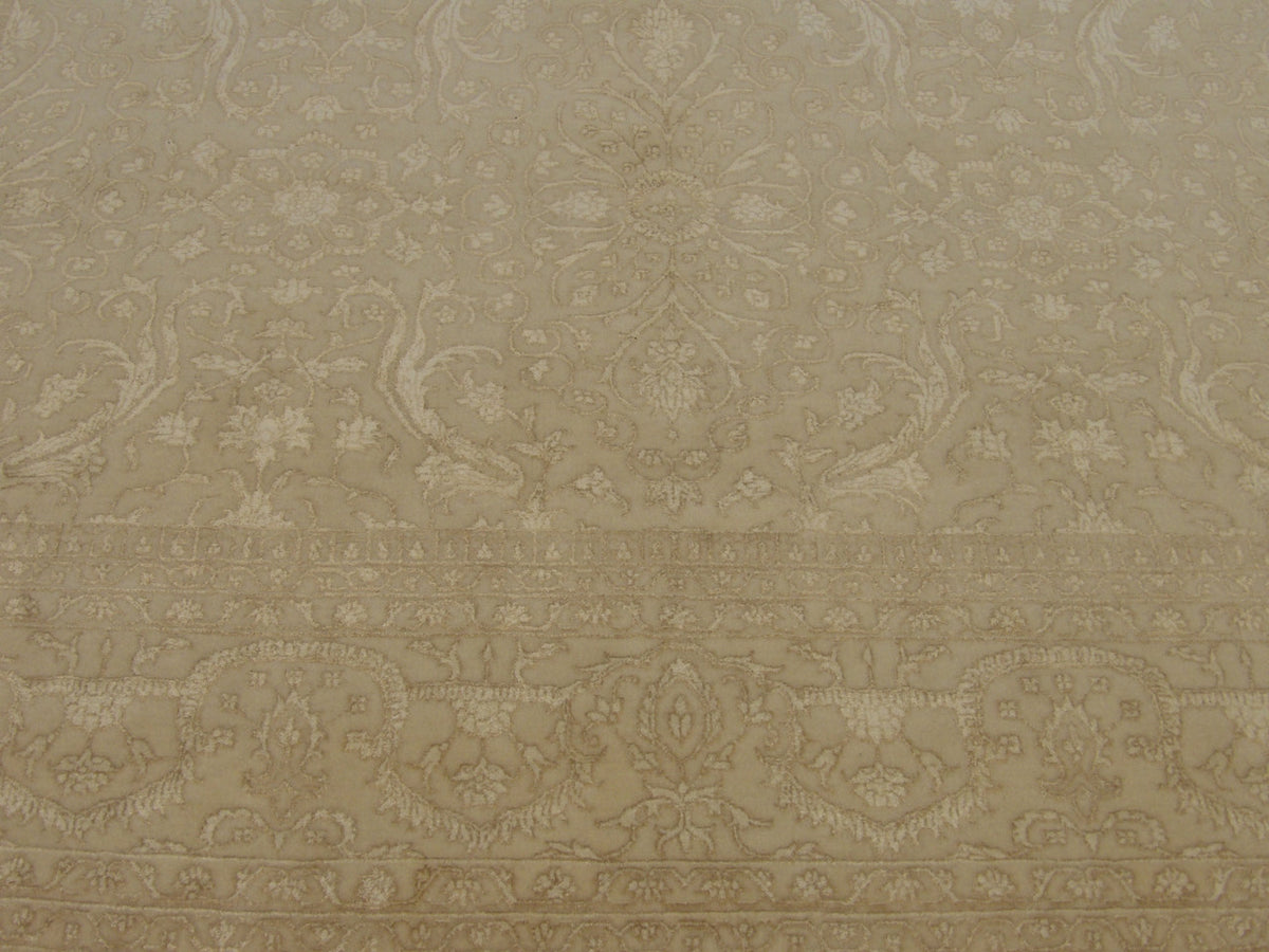Fine Persian Farhan rug border detail
