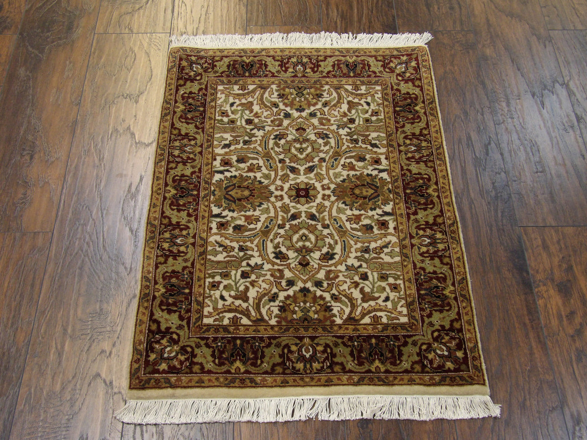 Fine Persian Kashan rug corner detail