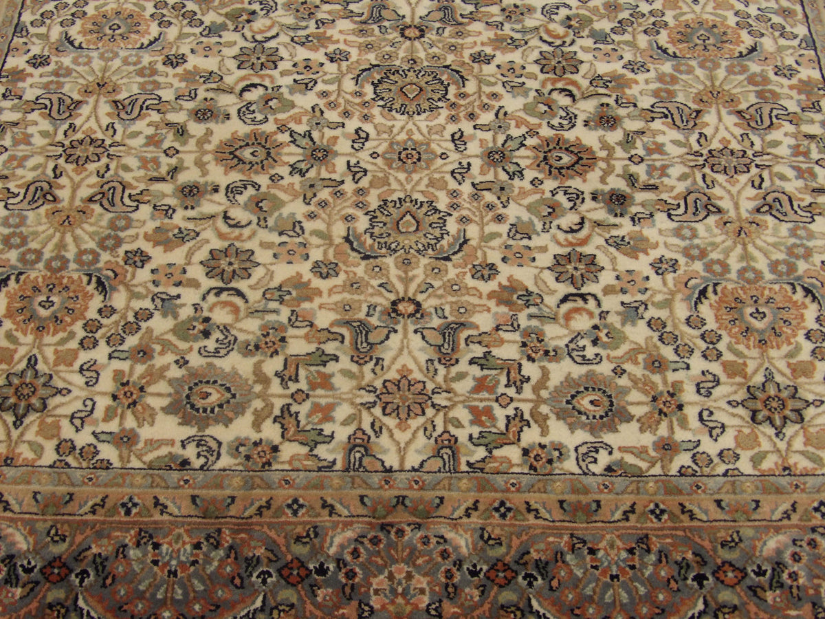 Kashan rug border detail