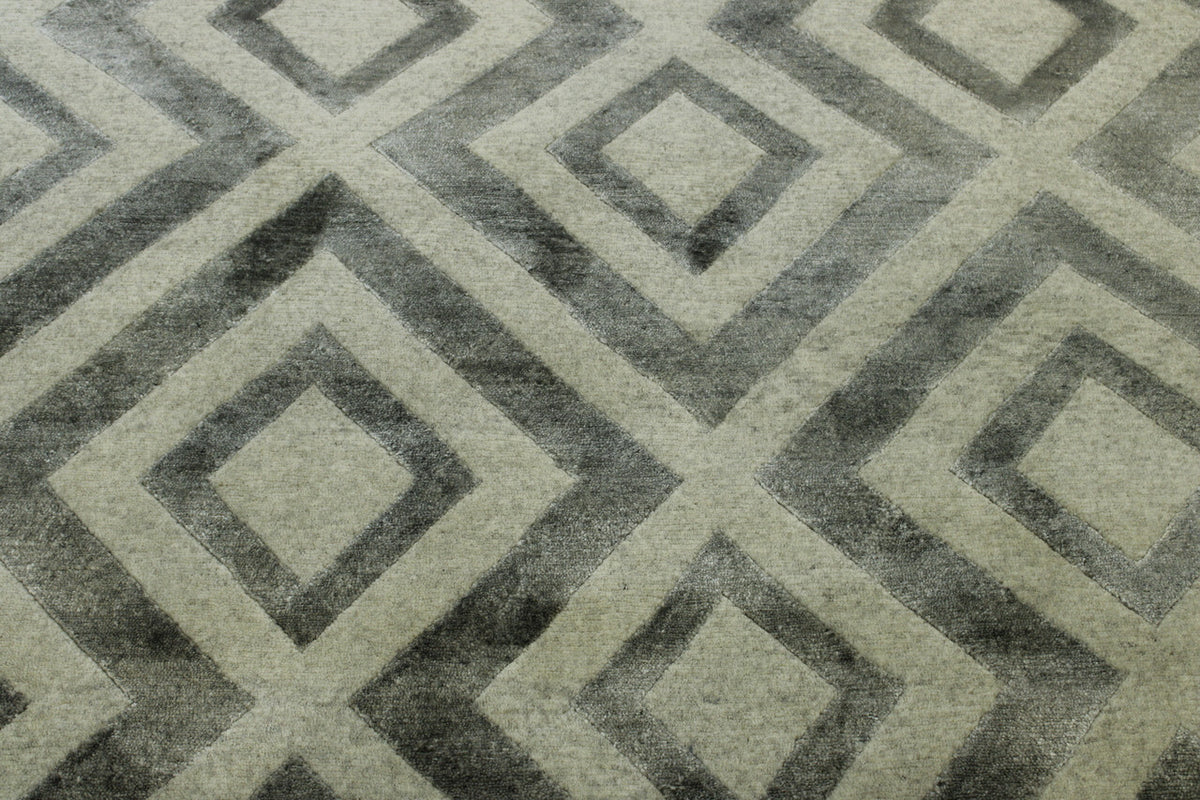 Full view of Modern Diamond Design rug
