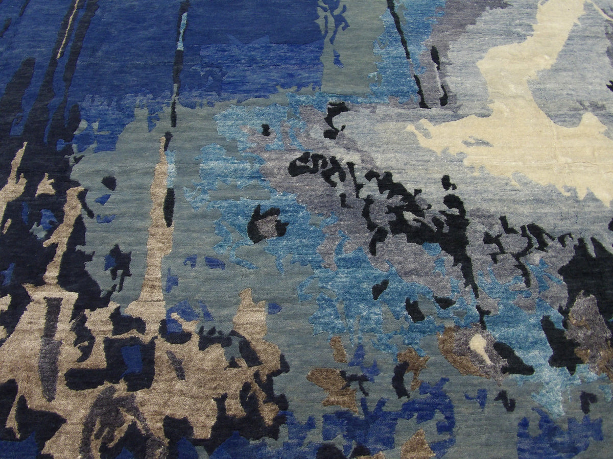Modern Monsoon rug edge and pile detail, blue and gray