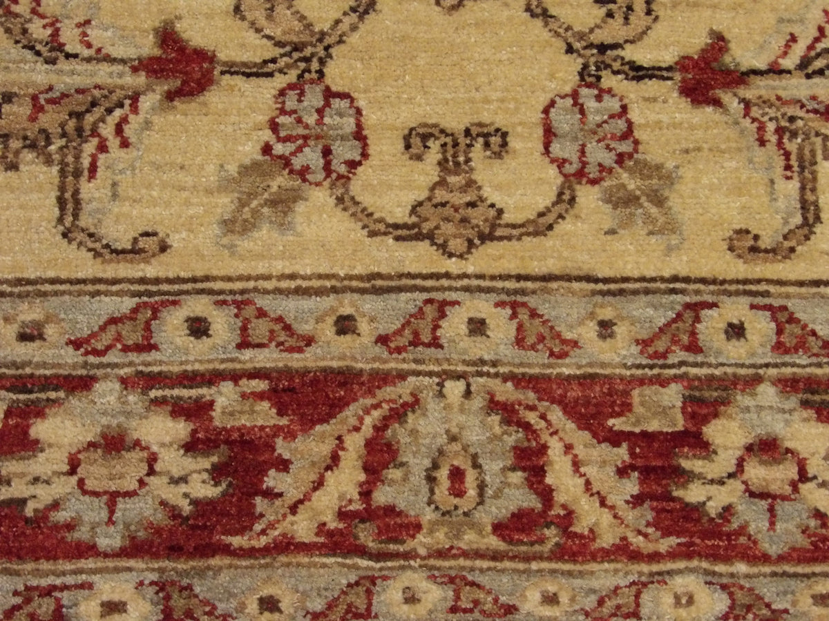 Chobi Oushak rug border detail