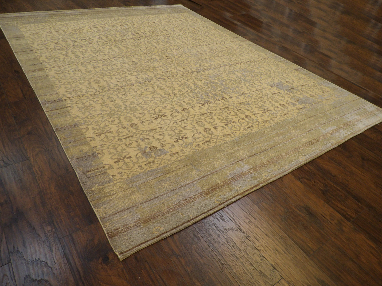 Transitional Vintage Erase Design pattern detail