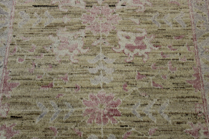Oushak Chobi rug border detail