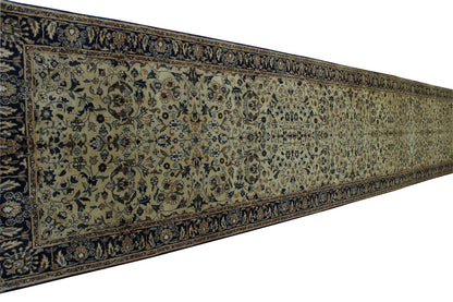 Traditional Fine Indo Farahan rug border detail