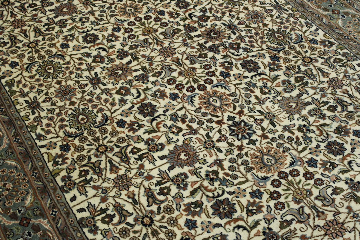 Gray & Beige Traditional Mir Design rug in room setting