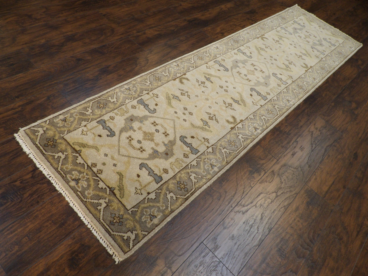 Oushak pattern detail, beige and gray natural dye runner