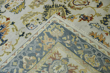 Oushak Colorful Ziegler pattern detail