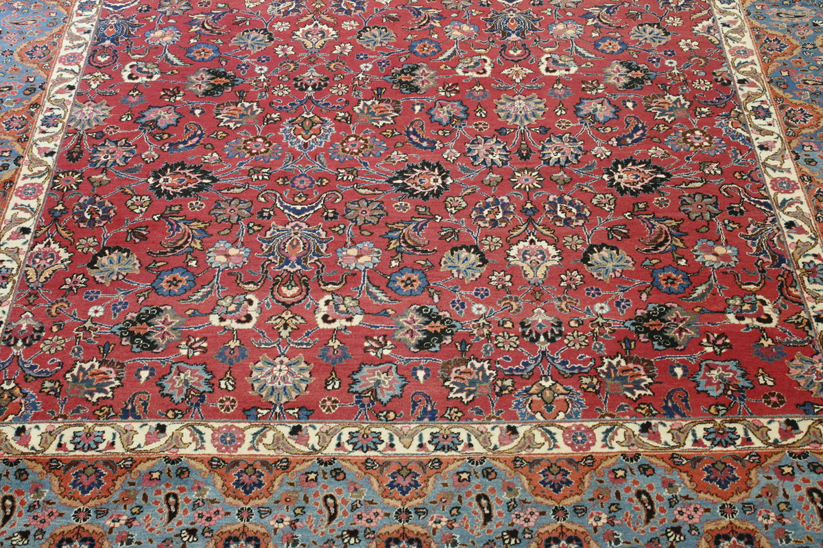 Traditional Fine Bidjar rug corner detail