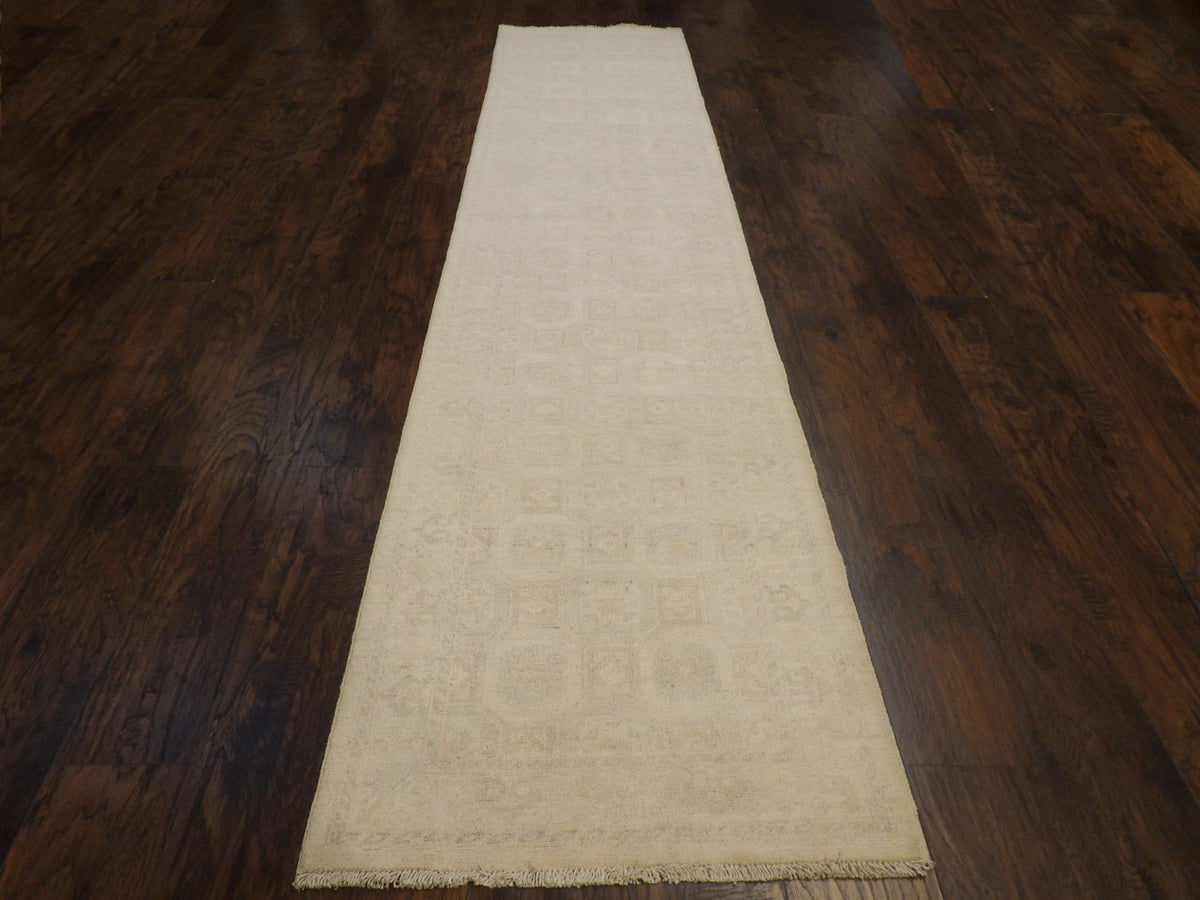 Close-up of wool pile, Ivory rug