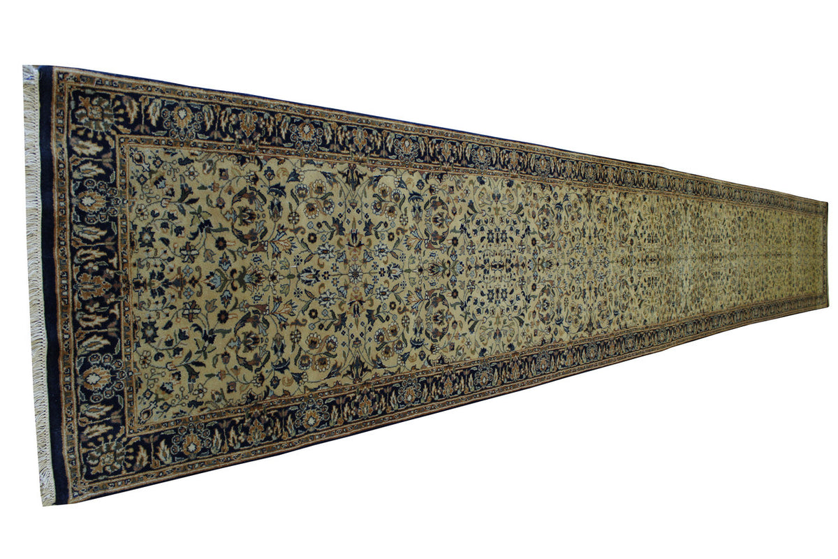 Close-up of wool pile, Black & Gold rug