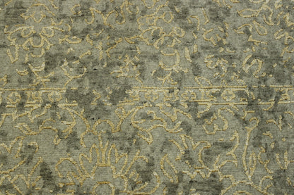 Gray & Beige Transitional Abstract Broken Design rug in room setting