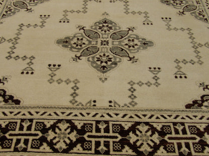 Oushak Kazak wool texture close-up