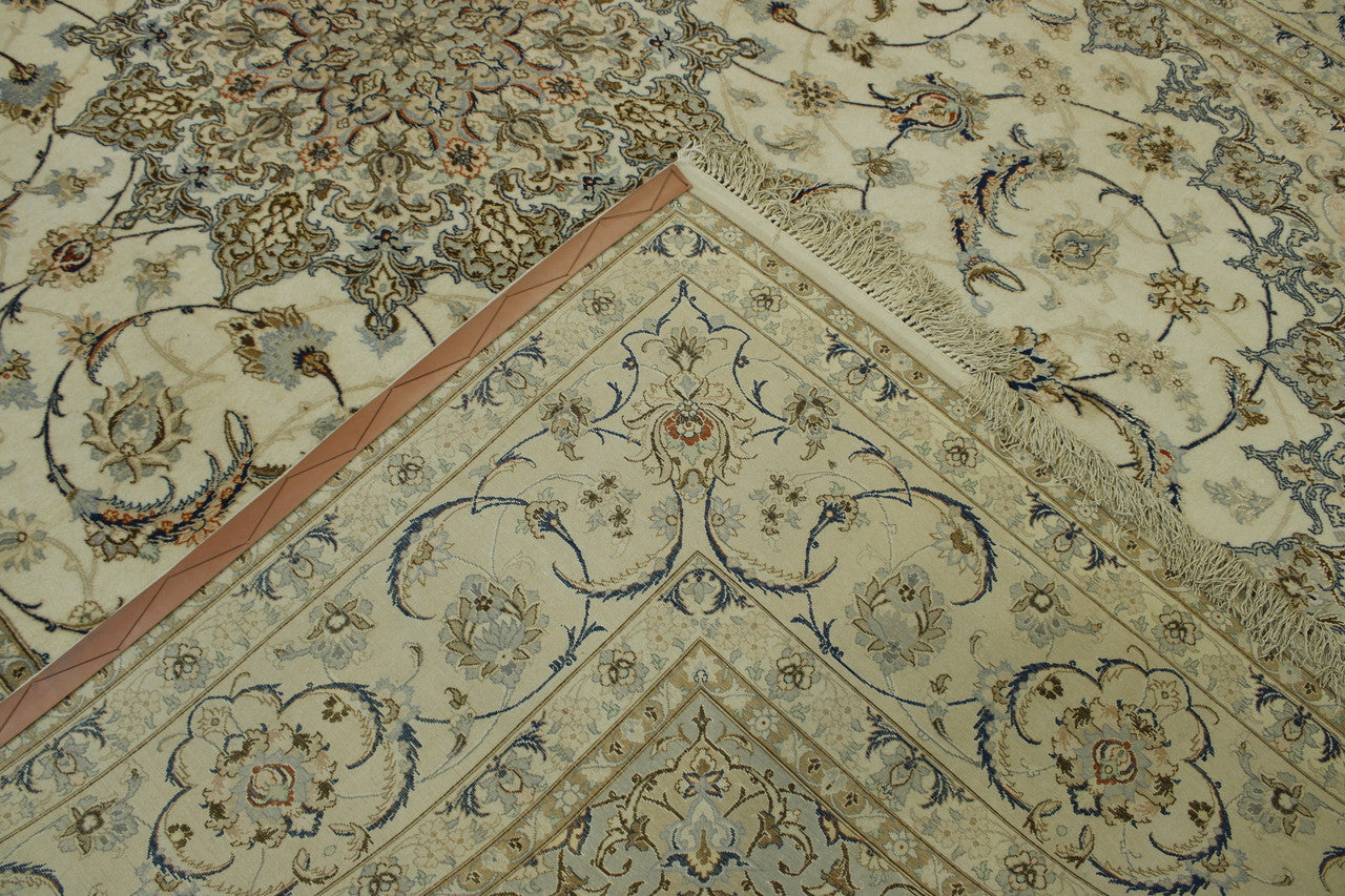 Close-up of wool-silk pile, Gold & Beige rug