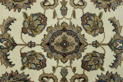 Traditional Indo Mahal rug border detail