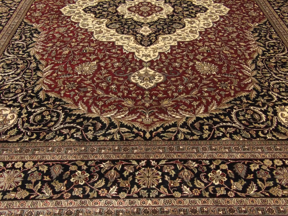 Fine Persian Tabriz rug corner detail