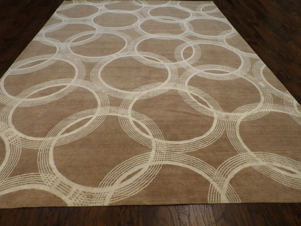 Close-up of wool-silk pile, Beige & Purple rug