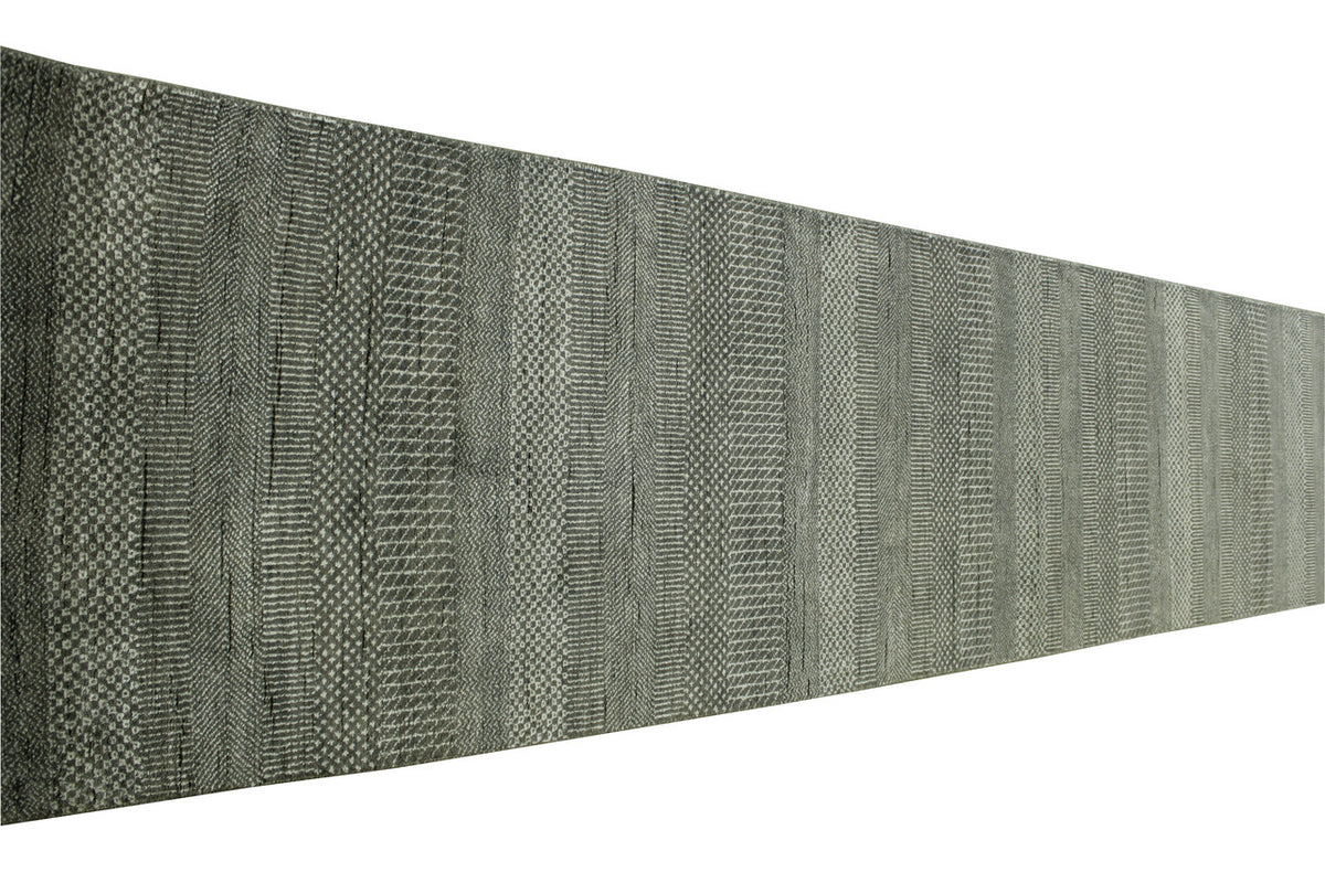 Modern Grass Design rug border detail