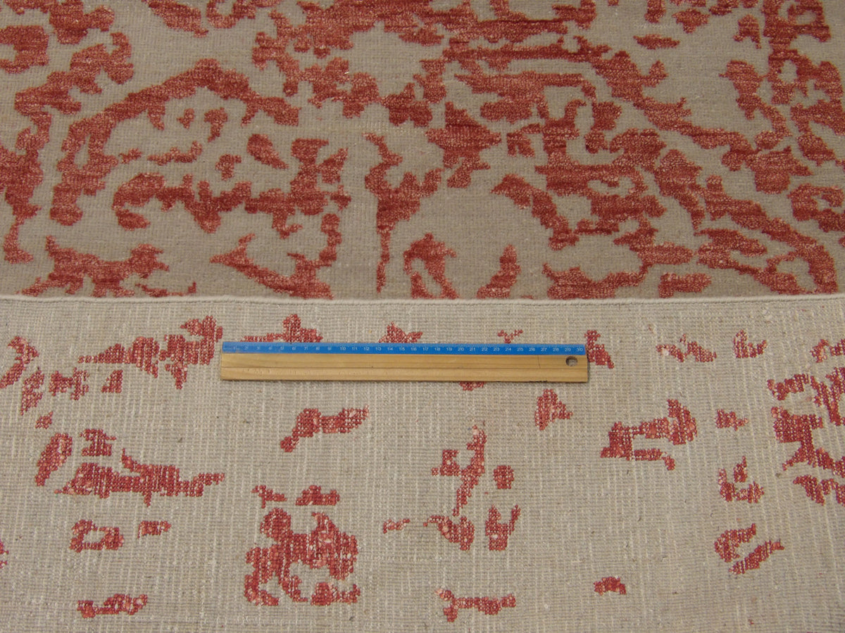 Beige & Red Modern Broken High Low rug in room setting