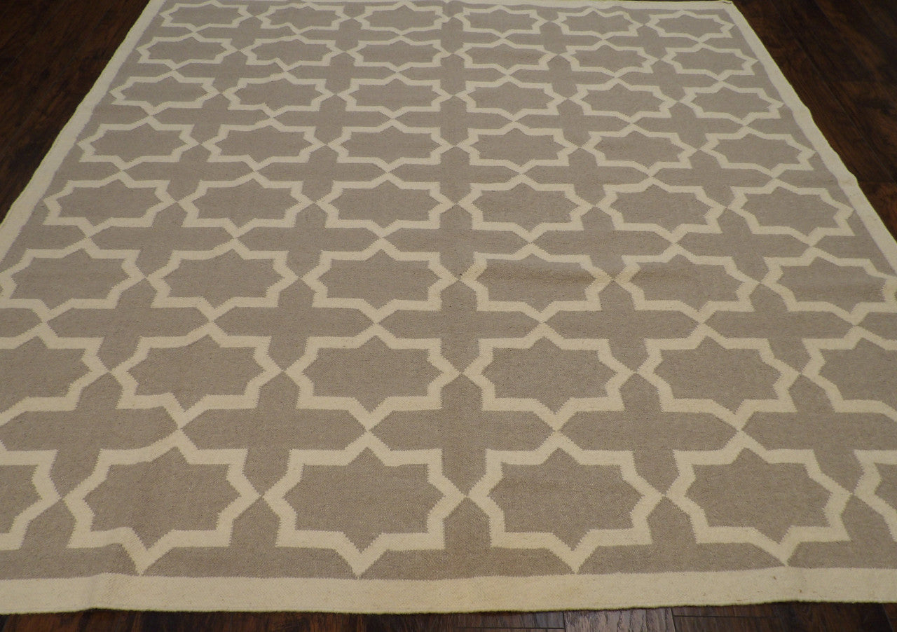 Close-up of wool pile, Gray & White rug