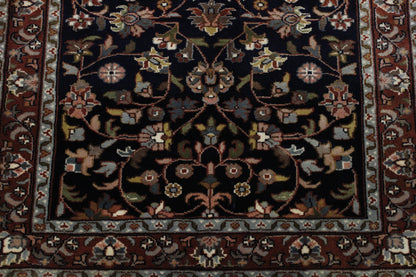 Traditional Fine Heraki rug corner detail