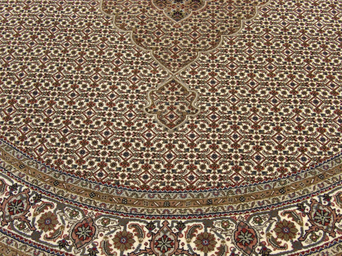 Fine Persian Mir Bidjar rug border detail