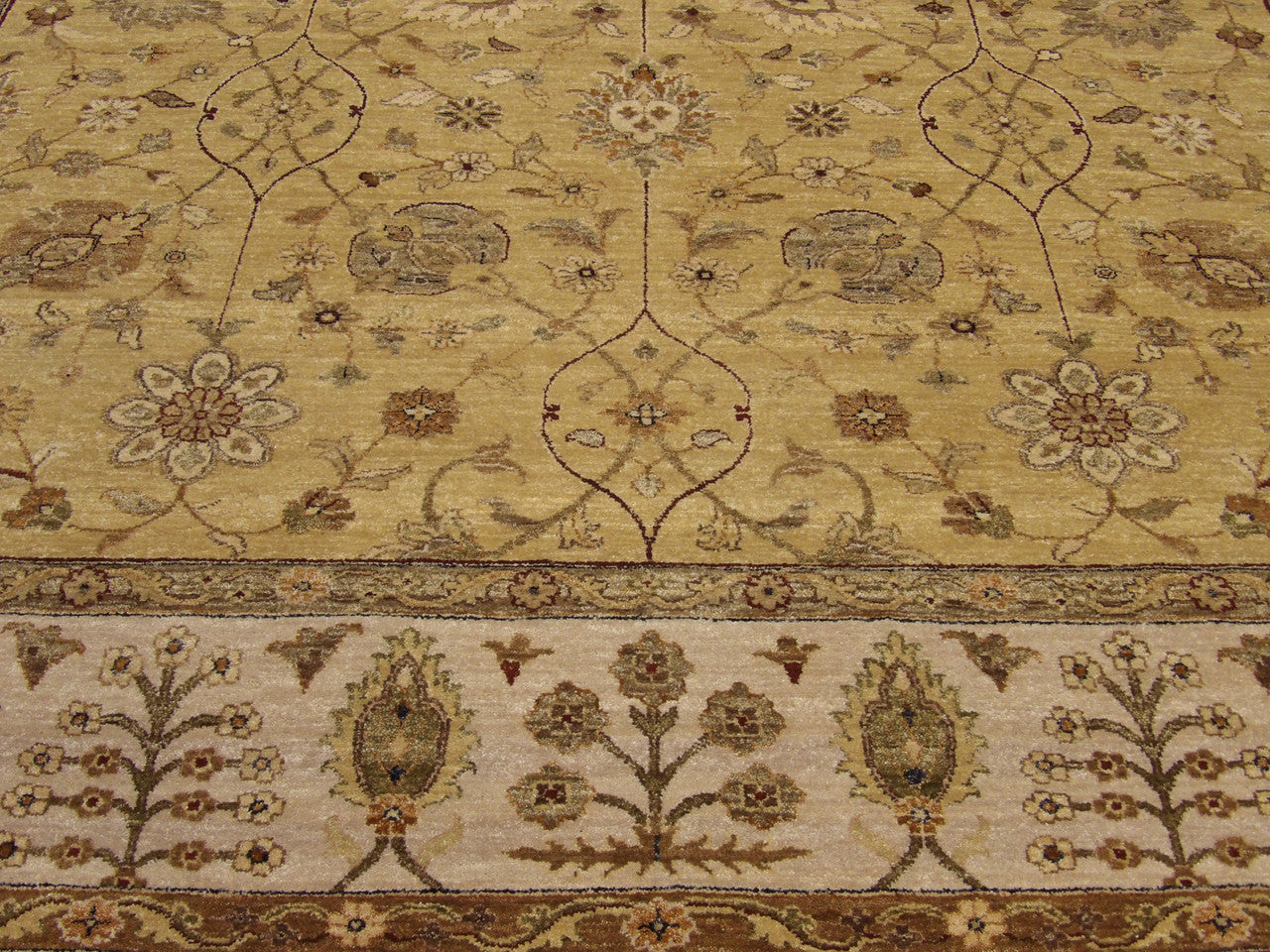 Agra Ziegler rug border detail
