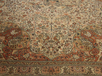 Antique Turkish Hereke rug border detail