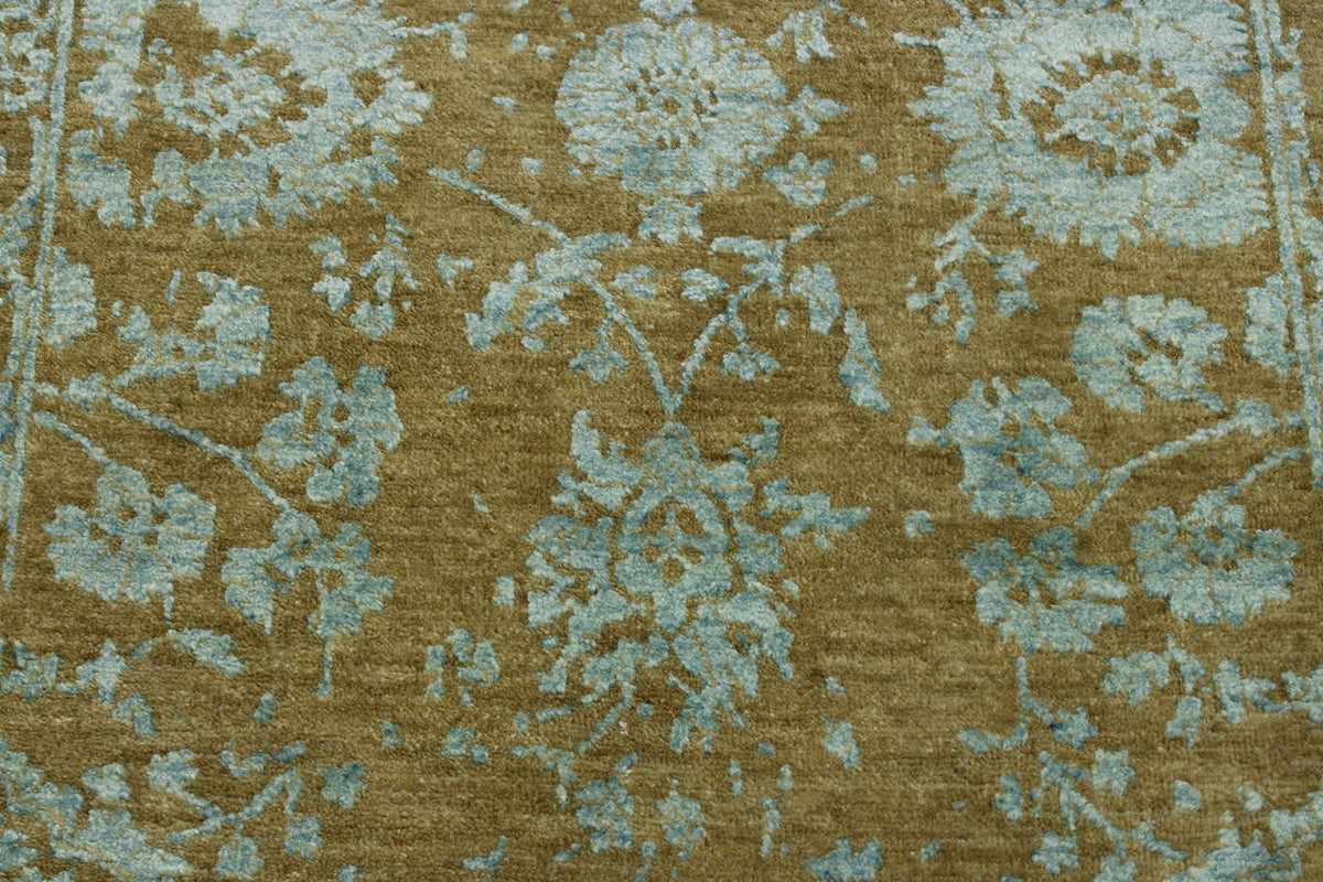Transitional Abstract Broken Design rug corner detail