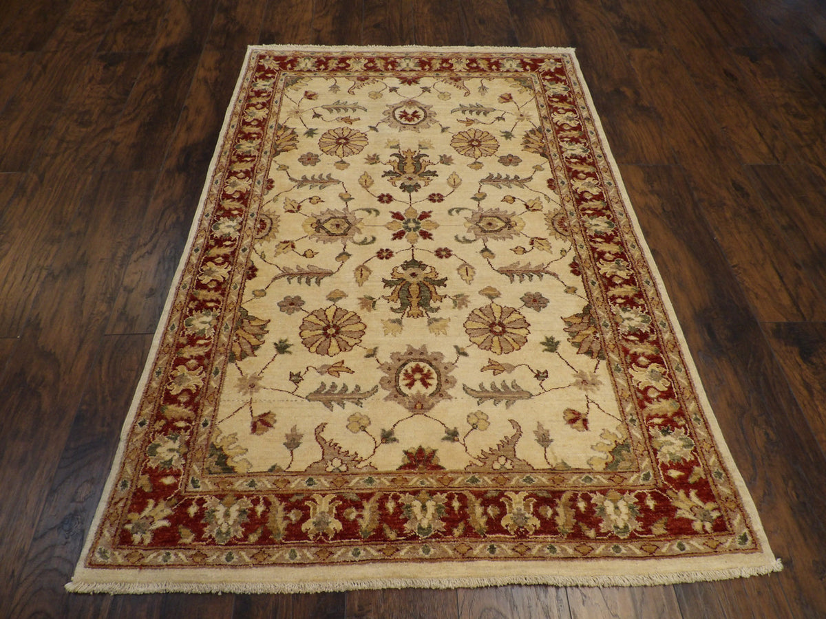 Close-up of wool pile, Beige & Rust rug