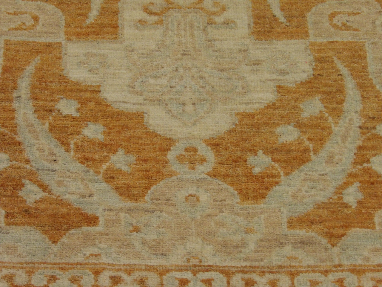 Oushak Chobie runner edge and fringe detail