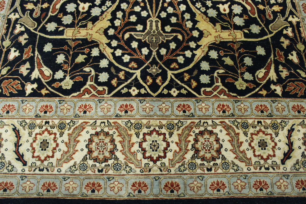 Traditional Fine Sherapi rug border detail