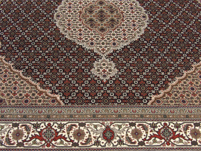 Fine Persian Mahi Tabriz rug border detail